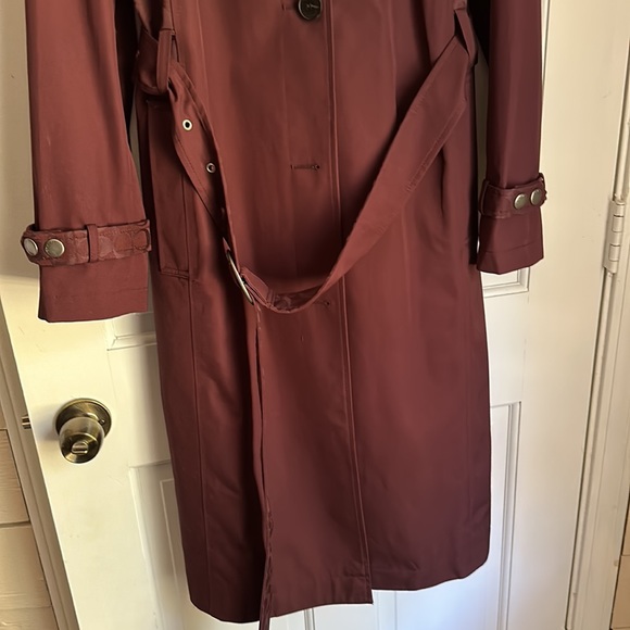 Women’s Coach SignatureTrench burgundy
 44 long ,armpits 23 ,sleeves 24 long - Picture 7 of 14